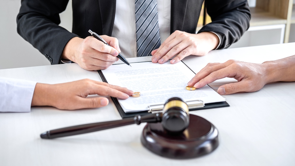 Agreement prepared by lawyer signing decree of divorce