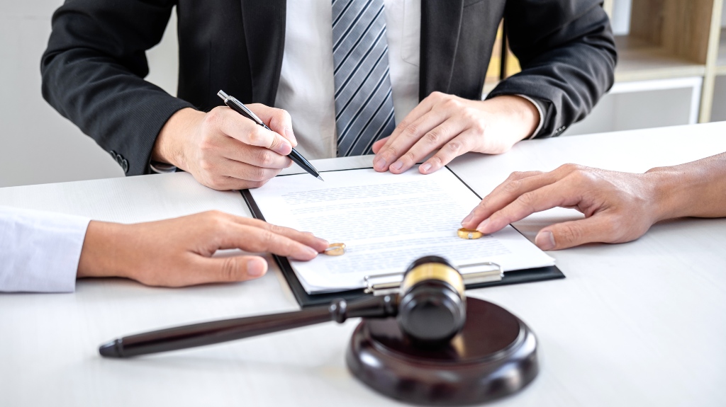 Agreement prepared by lawyer signing decree of divorce