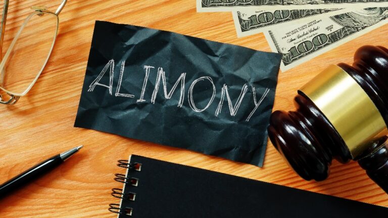 Alimony and judge's gavel